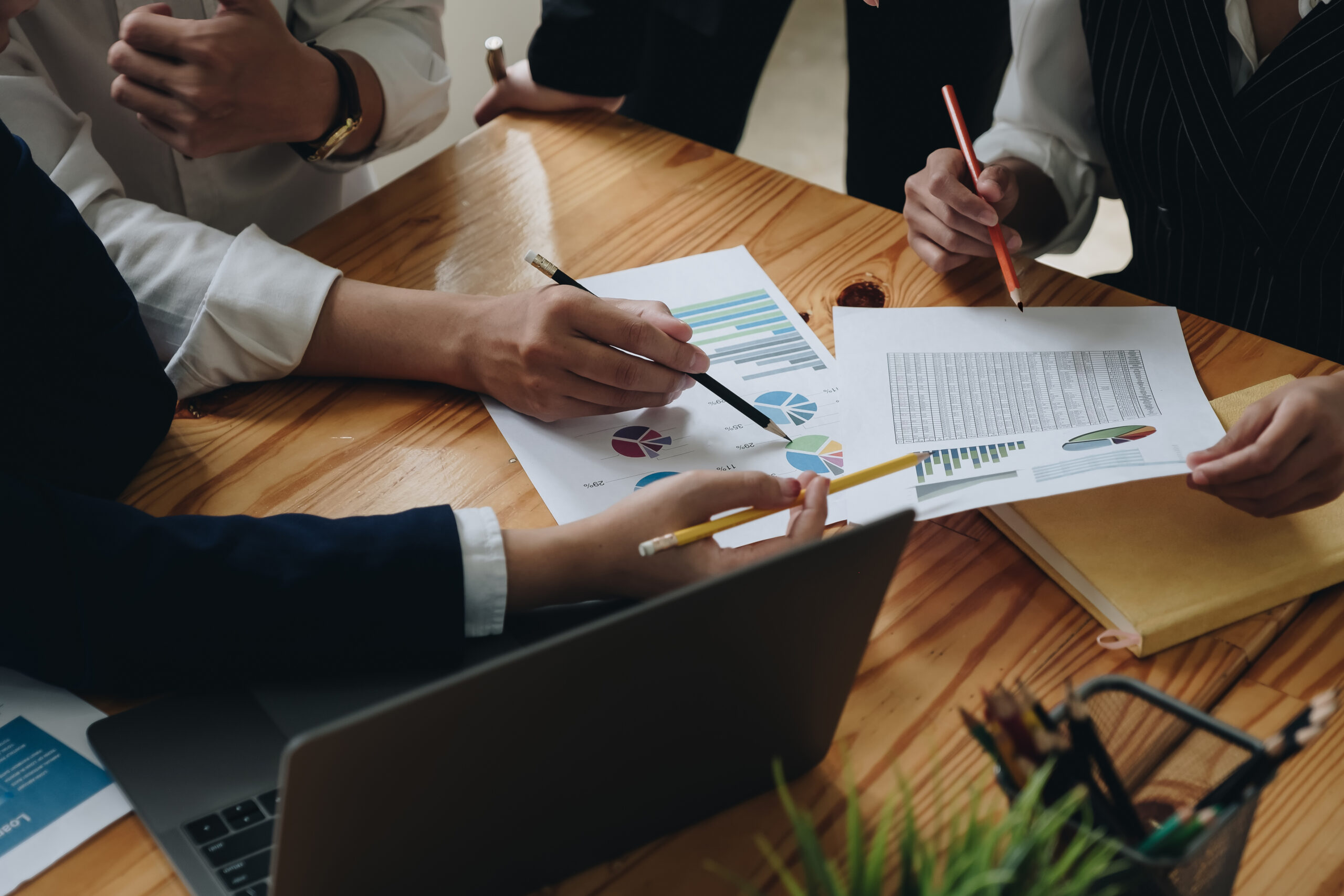 Financial,Advisory,Services.,Group,Of,Business,Advisor,Showing,Plan,Of